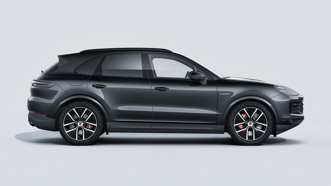 New 2026 Chromite Black Metallic Porsche S E-Hybrid image 6