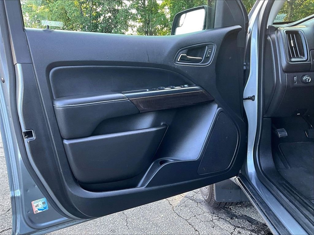 Used 2020 Gray GMC SLE1 image 9
