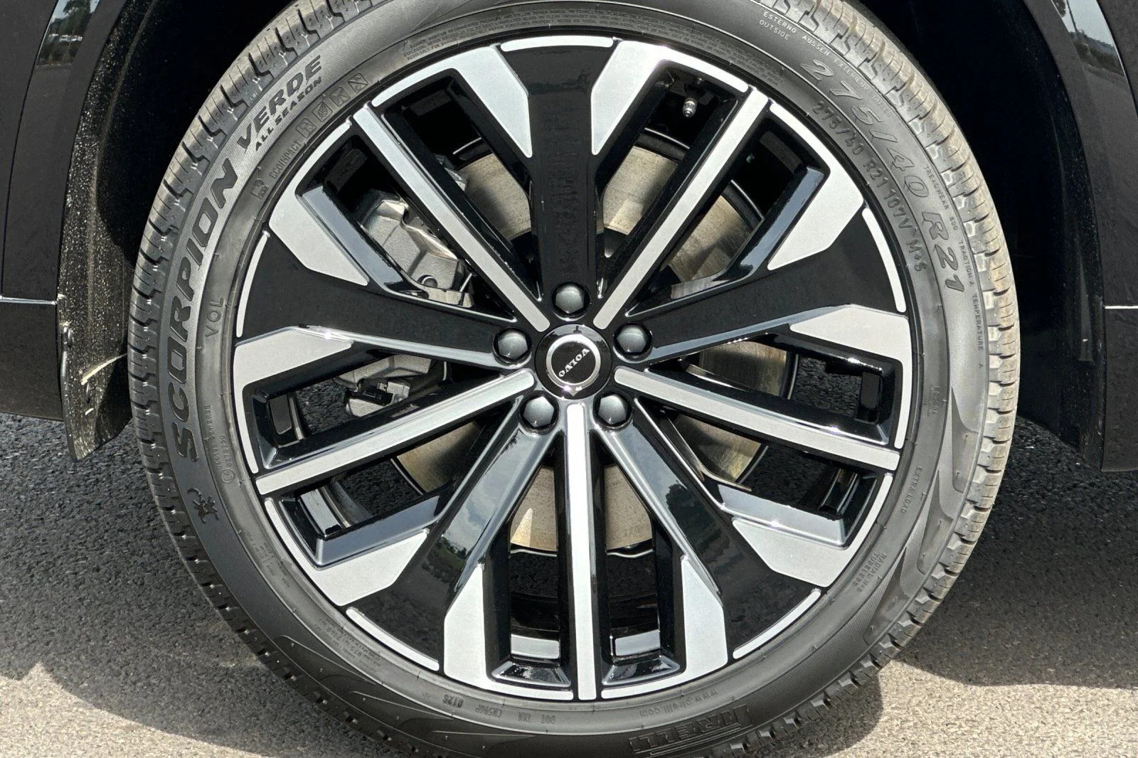 New 2026 Onyx Black Volvo Ultra image 24