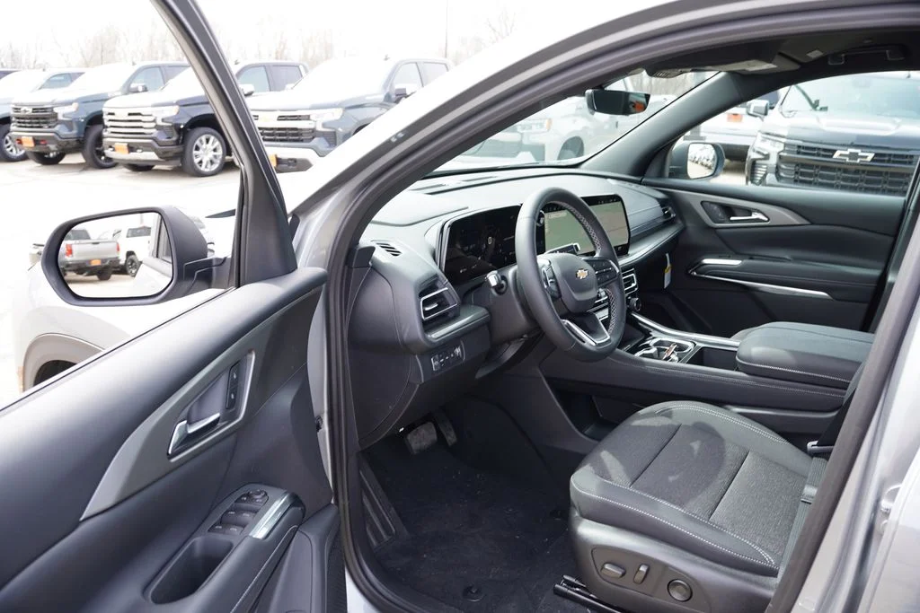 2026 Chevrolet Traverse LT - Photo 10