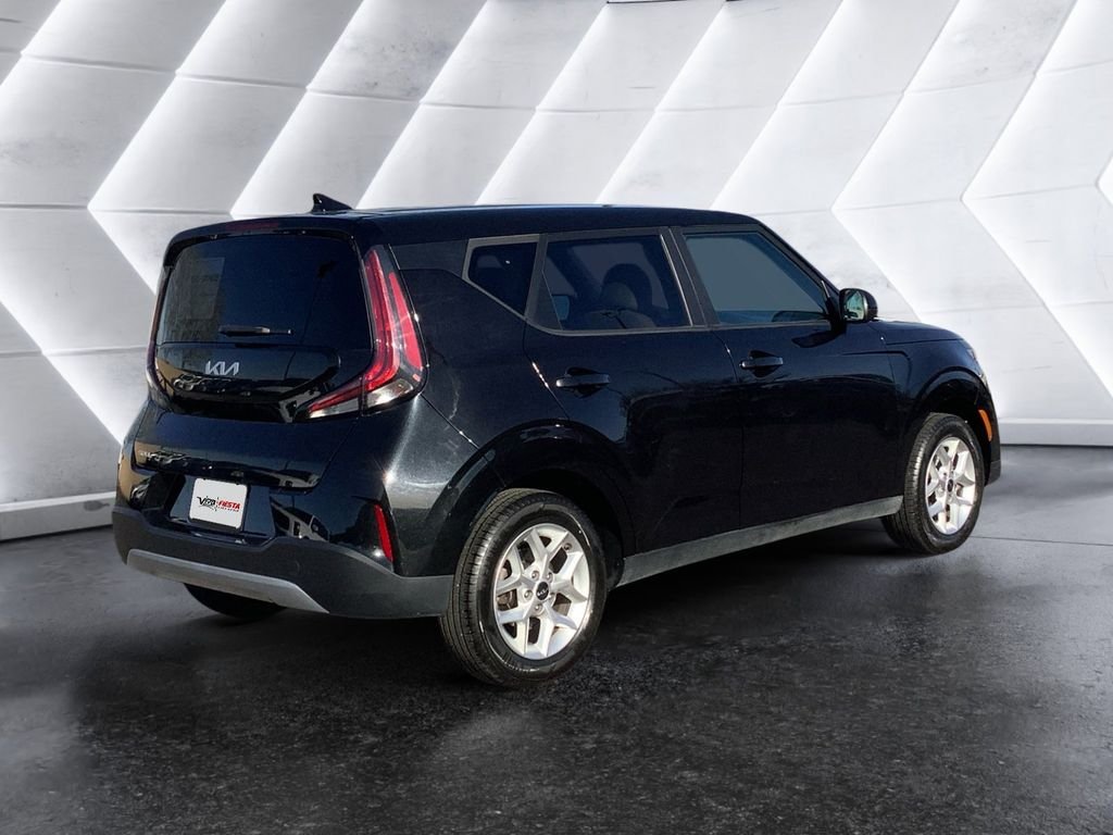 Used 2023 Black Kia LX image 4