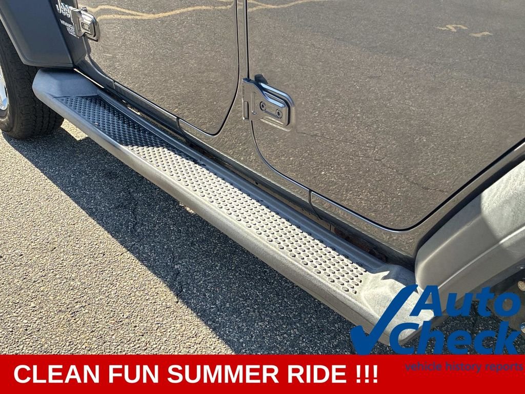 Used 2018 Gray Jeep Unlimited Sport S image 14