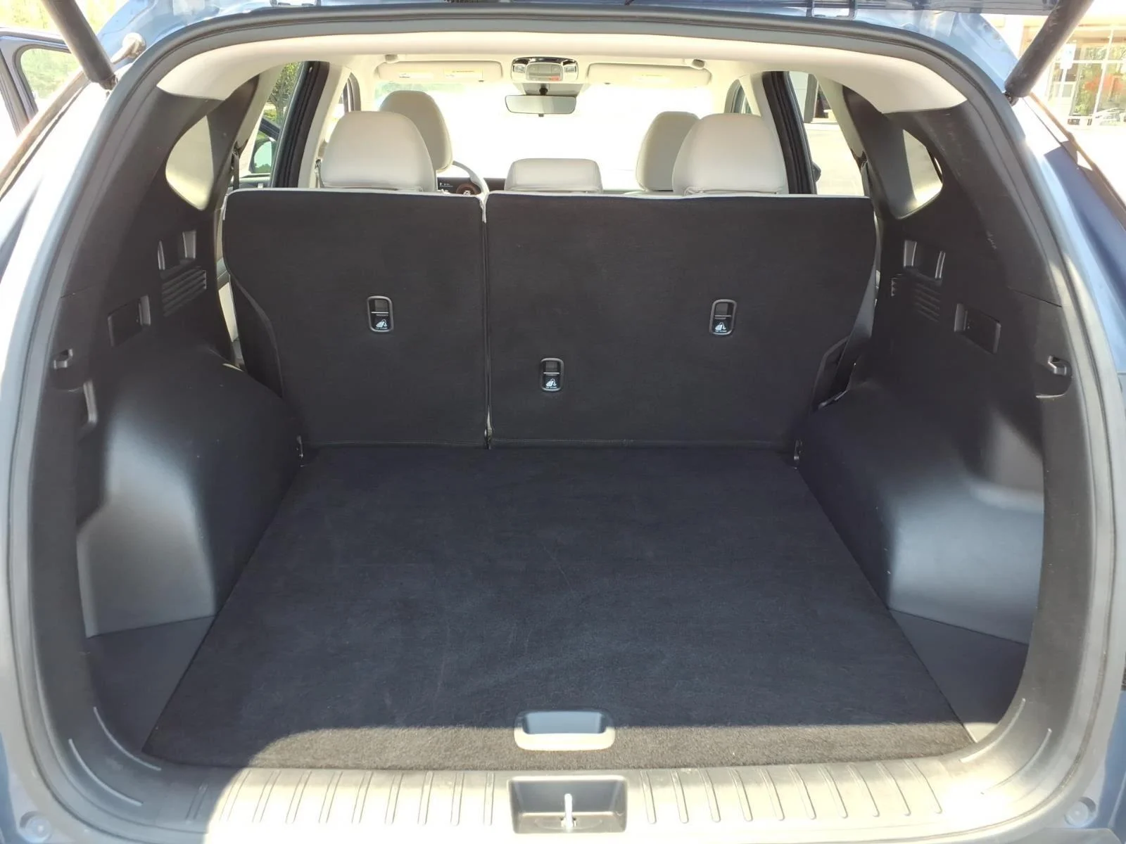 Used 2025 Atlantis Blue Hyundai SEL image 31