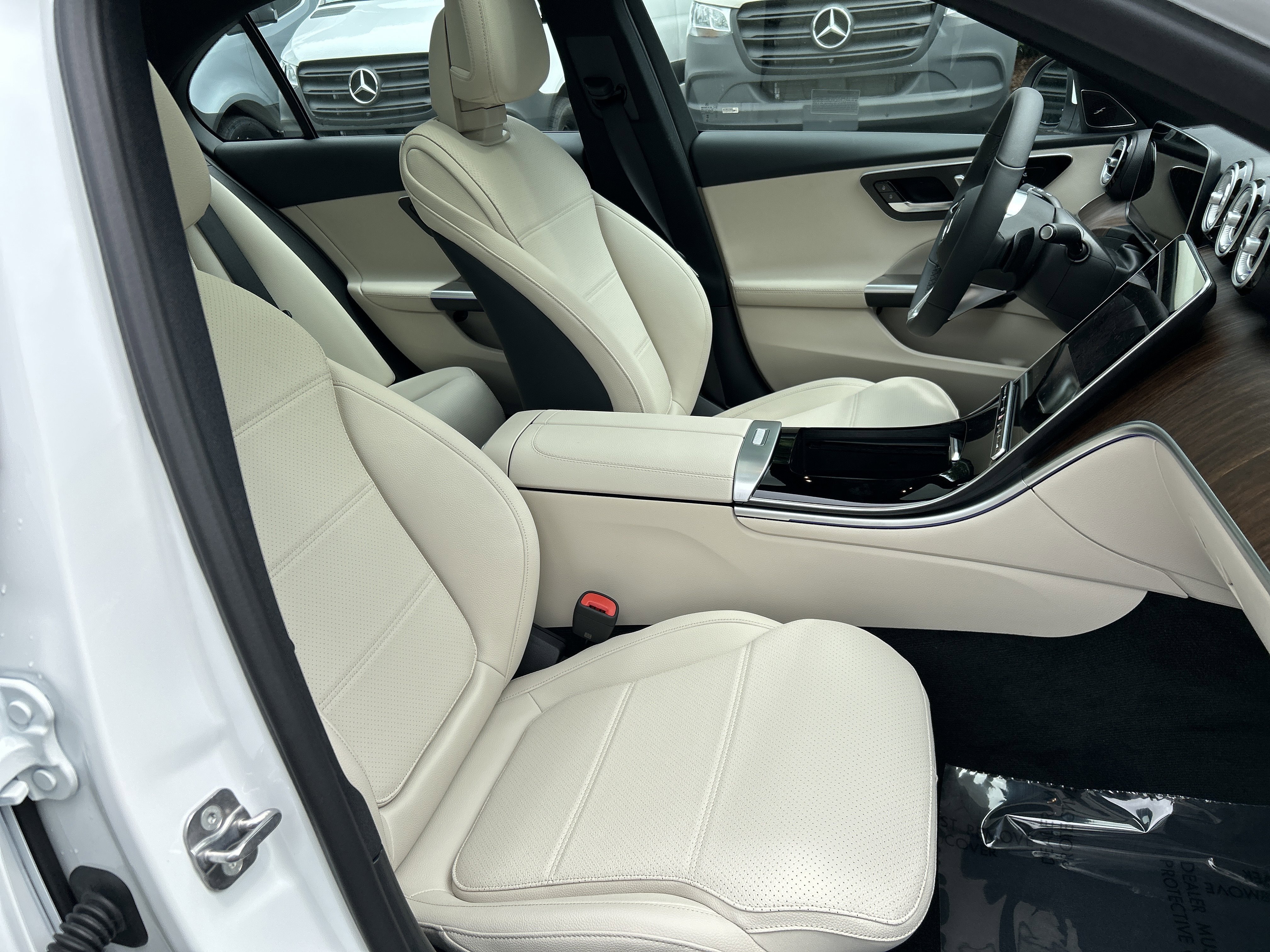 New 2026 MANUFAKTUR Moonlight White Metallic Mercedes-Benz C 300 Sedan image 44