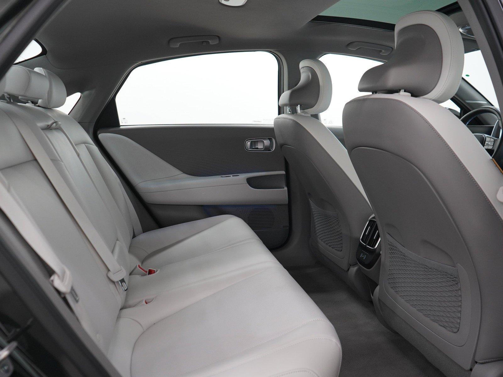 2023 Hyundai IONIQ 6 Limited - Photo 12