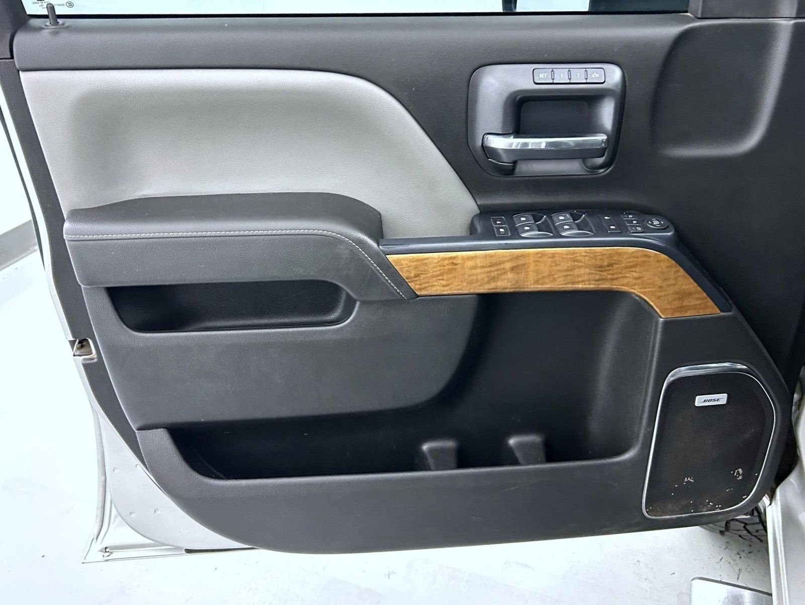 Used 2019 Silver Chevrolet LTZ image 9