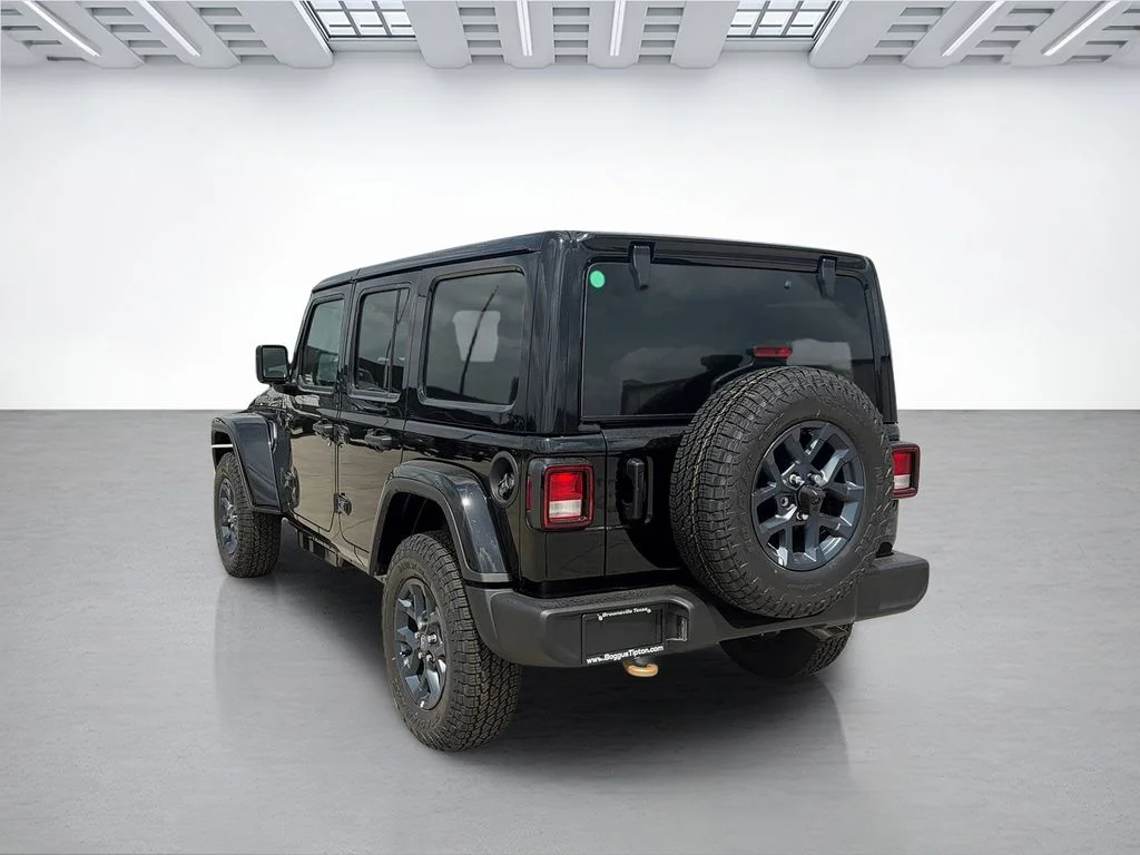 New 2026 Black Clear-Coat Exterior Paint Jeep  image 5