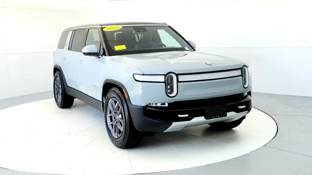Used 2023 Rivian R1S Adventure with VIN 7PDSGABAXPN016518 for sale in Woburn, MA
