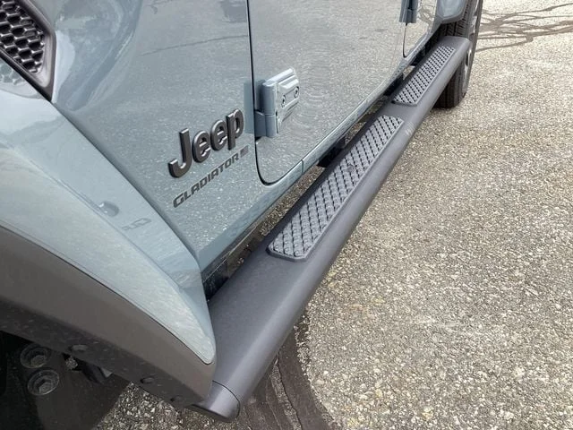 New 2026 Anvil Clearcoat Jeep SAHARA 4X4 image 17