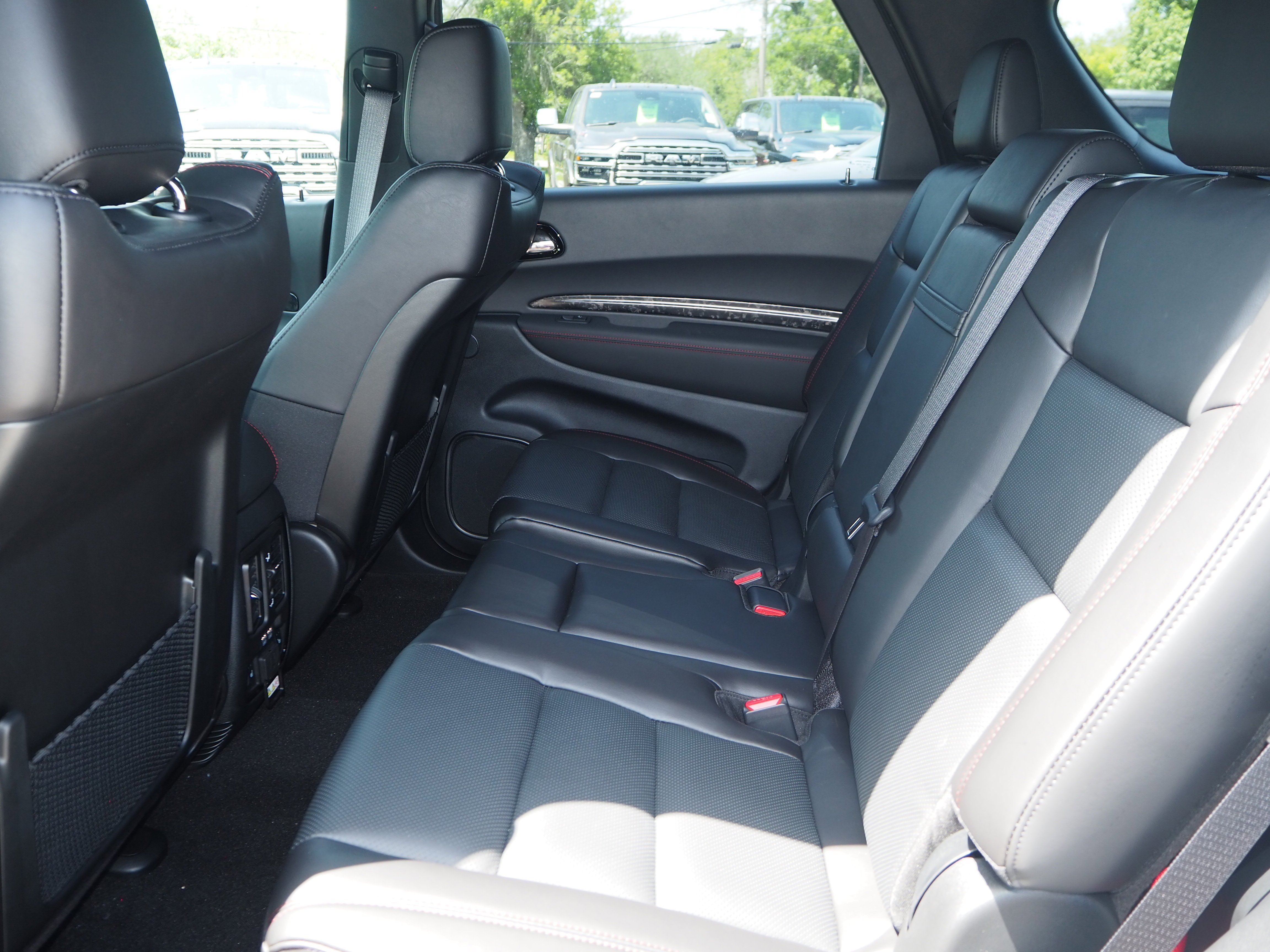 2025 Dodge Durango R/T Premium photo 4
