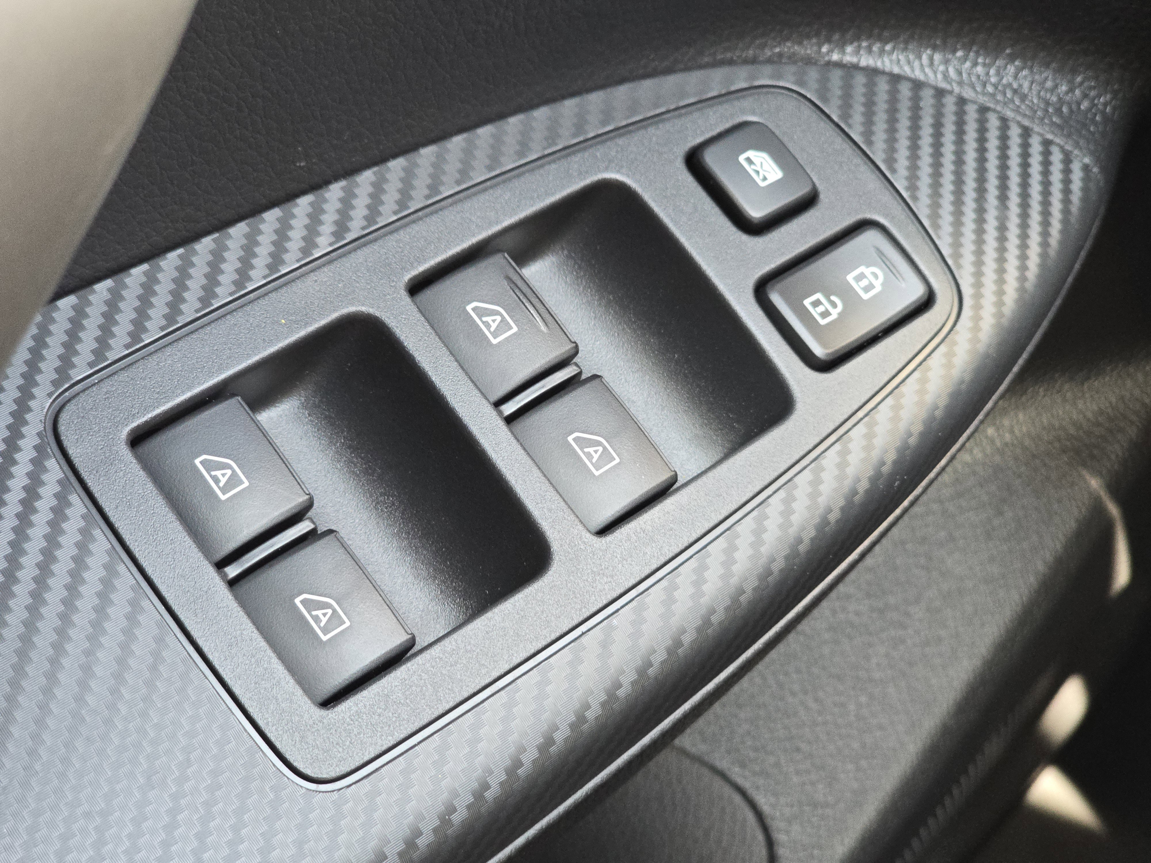 2025 Mitsubishi Eclipse Cross SEL - Photo 11