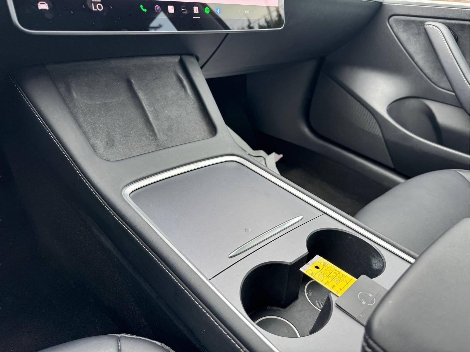 Used 2023  Tesla Base image 26