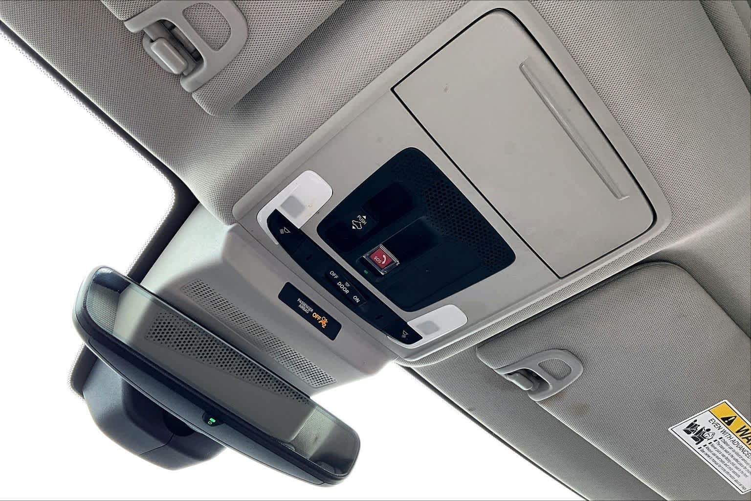 Used 2023 Meteorite Gray Metallic Honda Touring image 15
