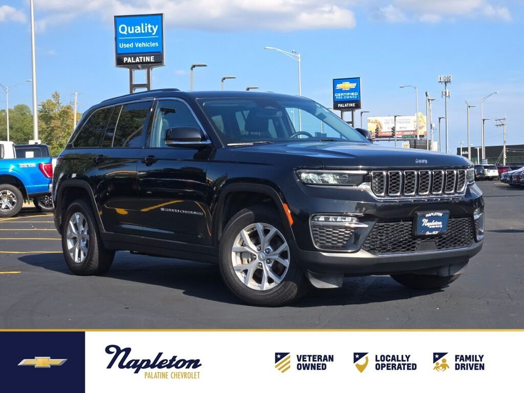 Used 2023 Black Jeep Limited image 1