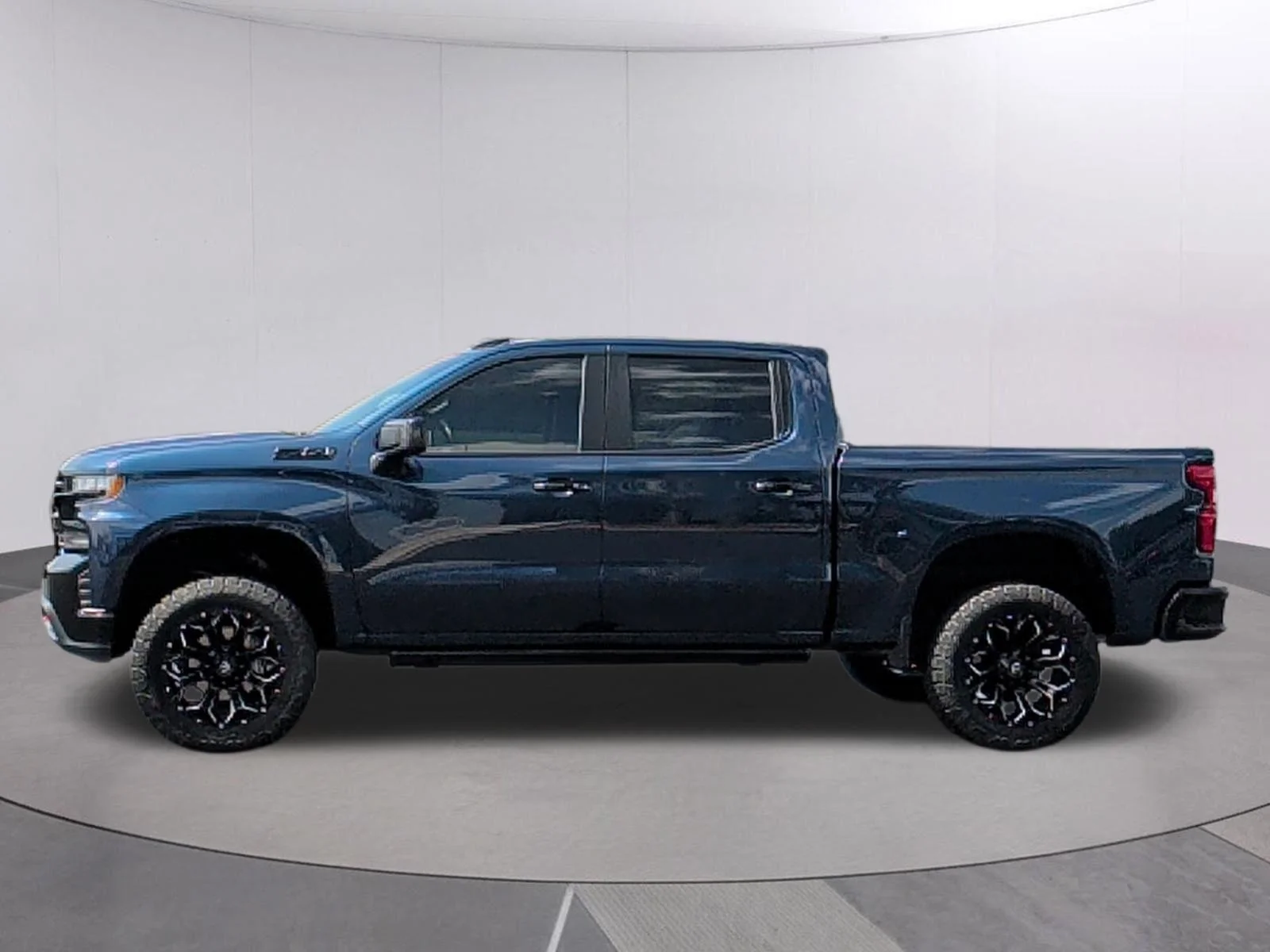 Used 2020 NORTHSKY BLUE METALLIC Chevrolet LT Trail Boss image 2
