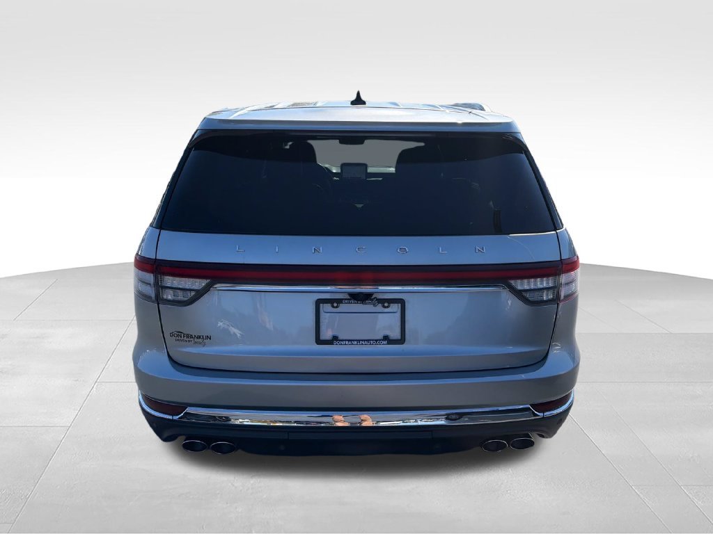 Used 2021 Silver Lincoln Reserve image 4