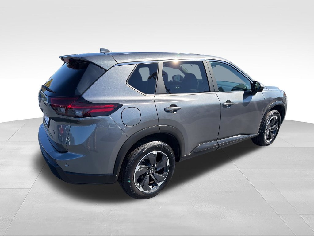 Used 2024 Gray Nissan SV image 5