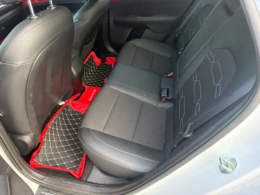 Used 2024 Snow White Pearl Kia GT-Line image 9
