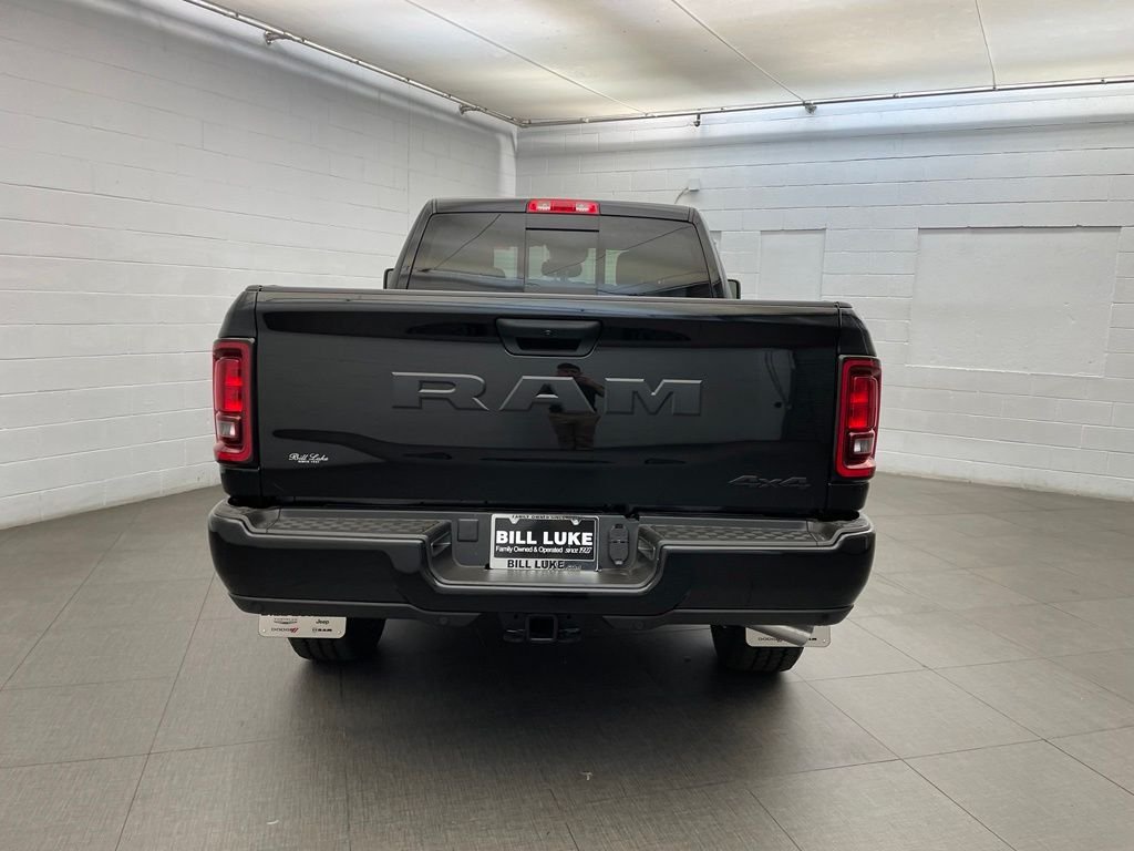 New 2026 Diamond Black Crystal Pearl-Coat Exterior Paint RAM Black Express image 4