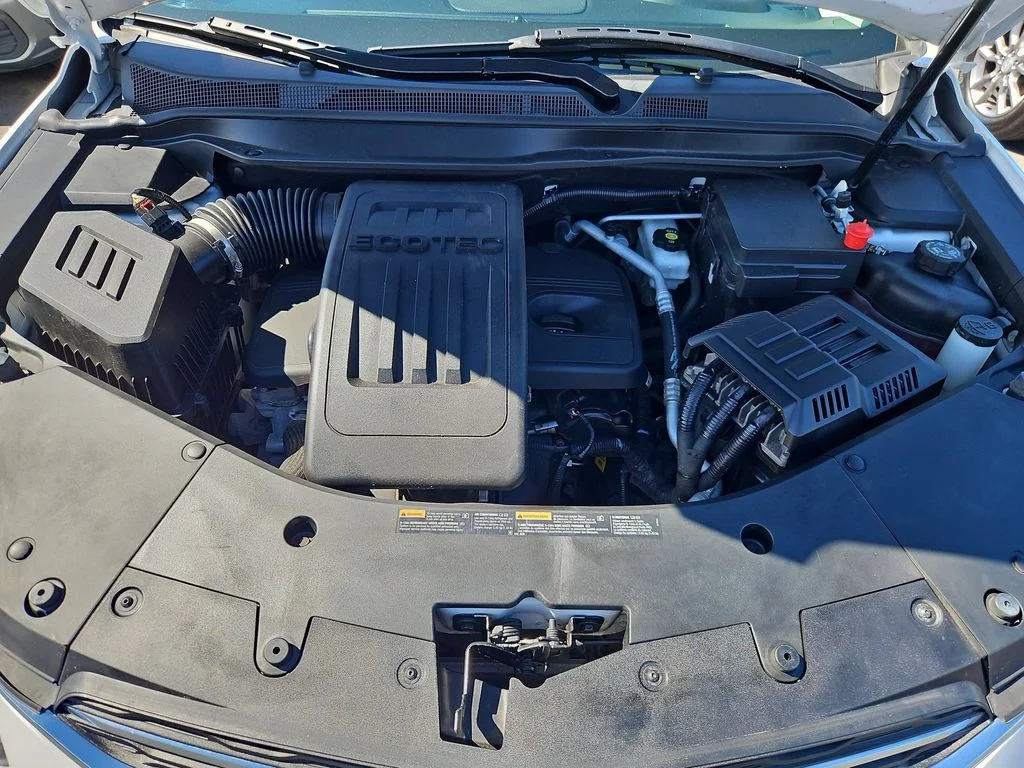 Used 2016 Iridescent Pearl Tricoat Chevrolet LT image 31