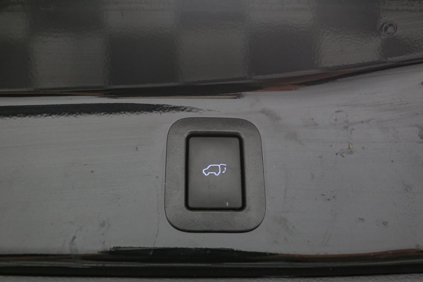 Used 2017 Midnight Black Metallic TOYOTA  image 13