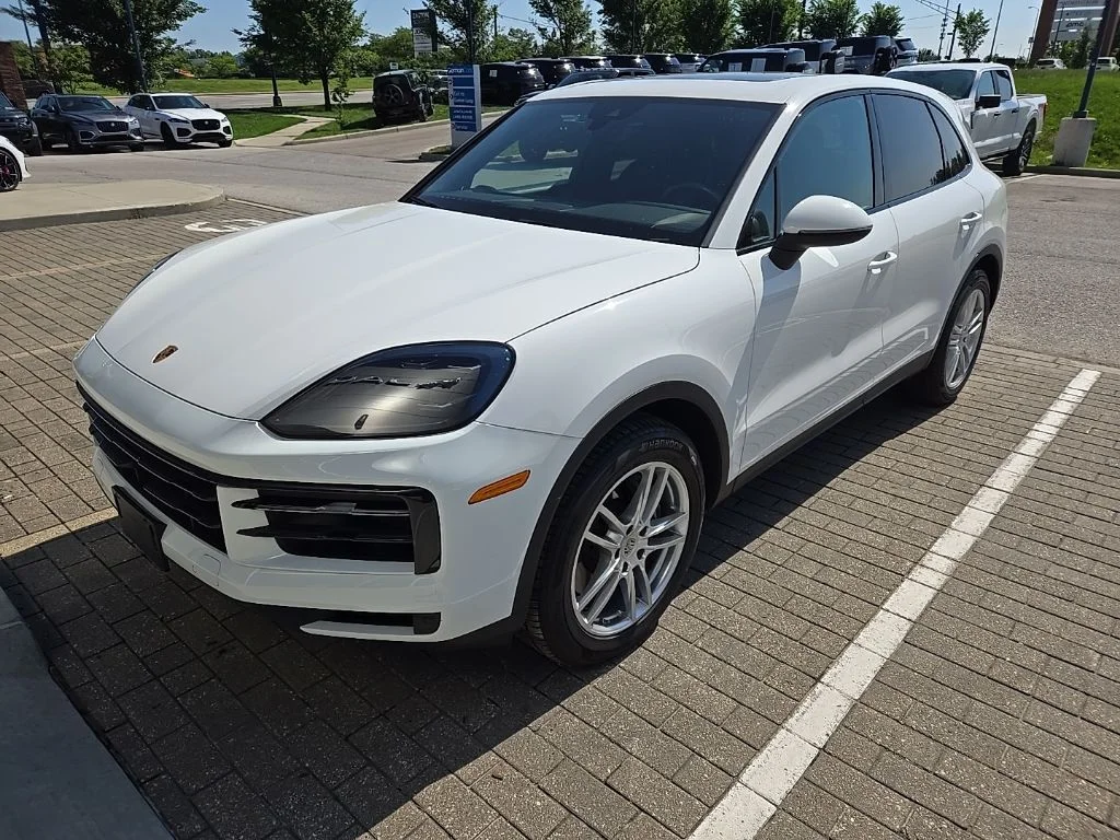 2024 Porsche Cayenne -'s photo