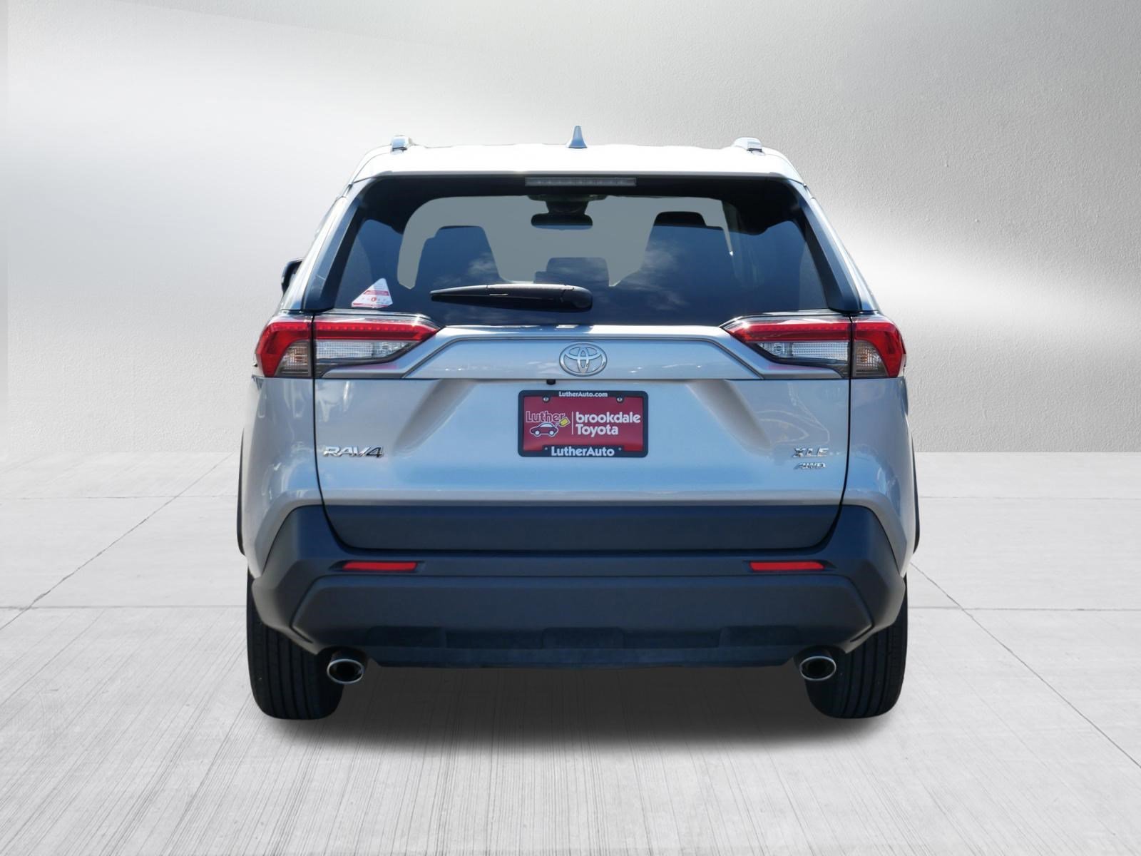 Certified Used 2025 SILVER SKY METALLIC Toyota XLE image 6