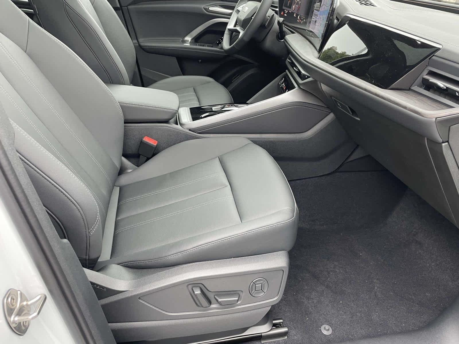New 2026 2Y2Y/White Audi Premium image 21