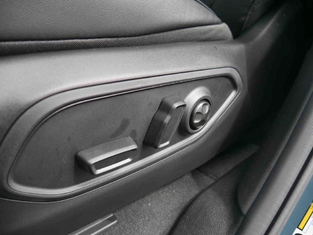 New 2026 Steel Blue Exterior Paint Jeep Limited image 25