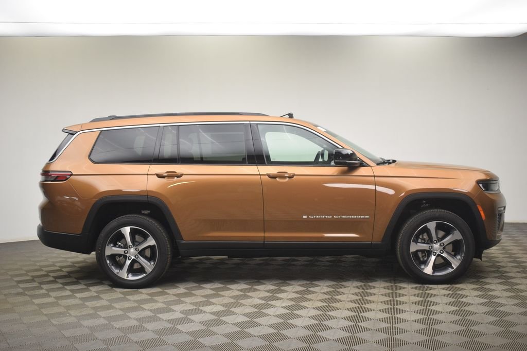 New 2026 Copper Shino Metallic Clearcoat Jeep Limited image 3