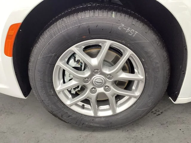 New 2026 Bright White Clearcoat Chrysler SELECT image 15
