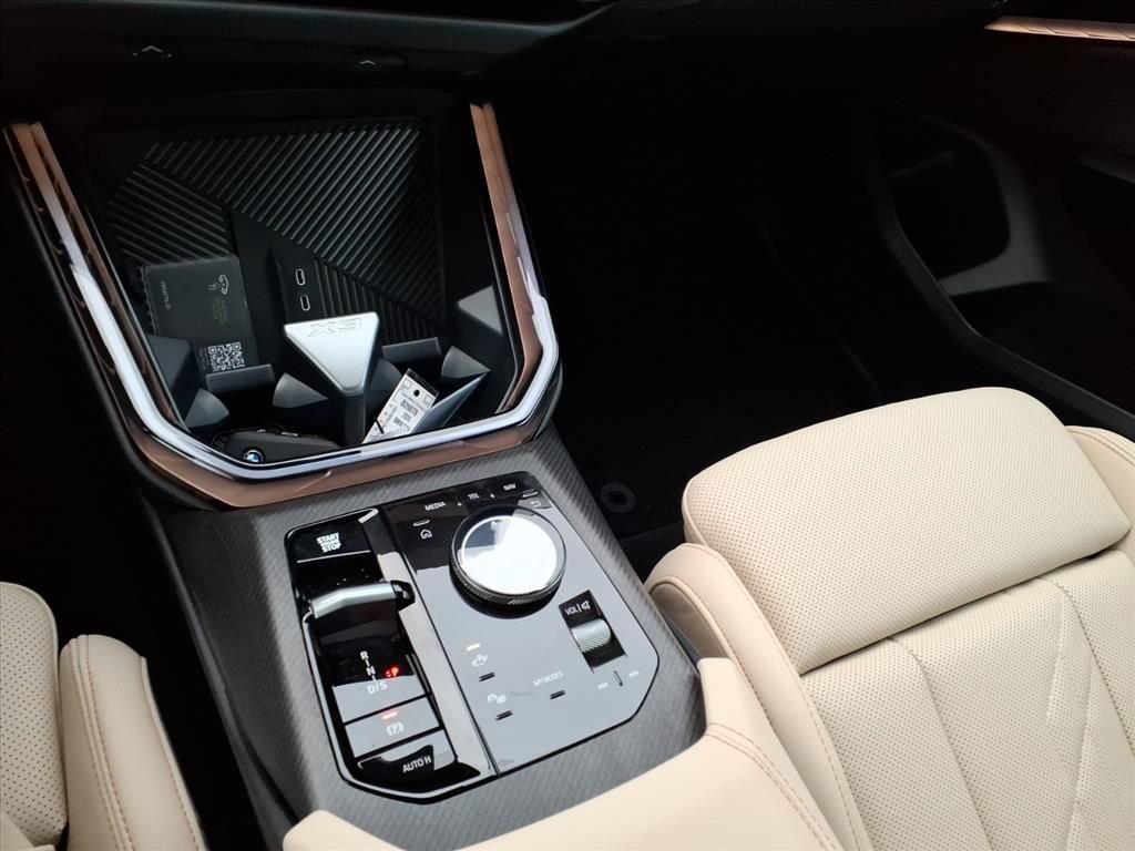 New 2026 Black Sapphire Metallic BMW 30 xDrive image 10