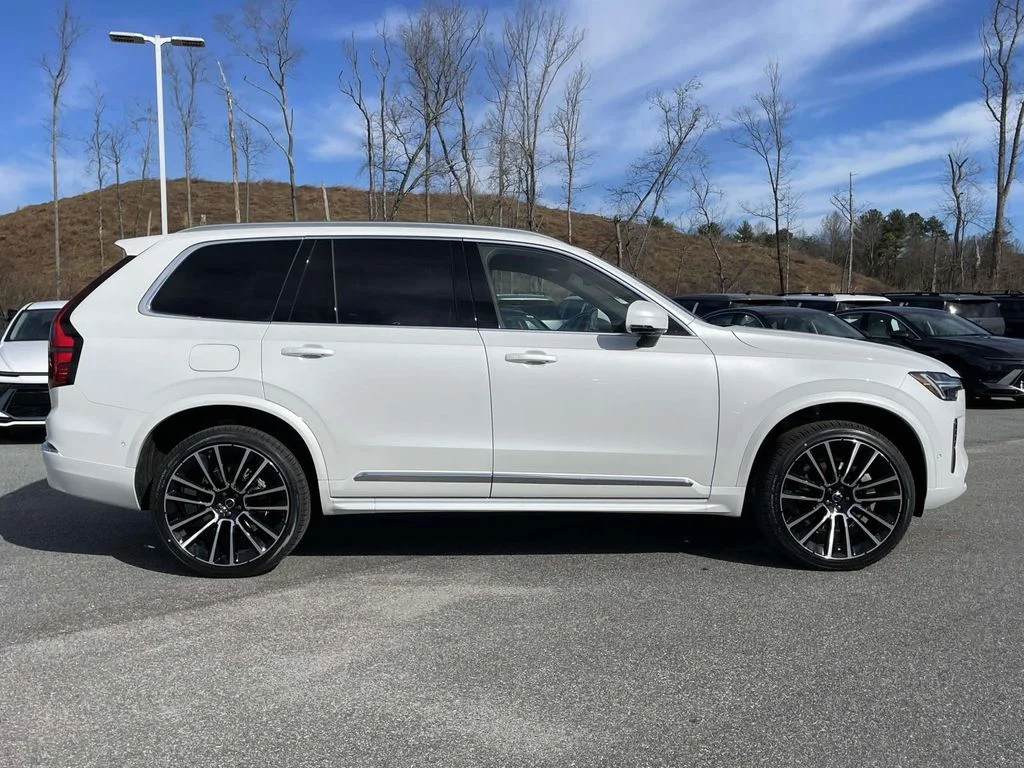 New 2026 Crystal White Volvo Plus image 26