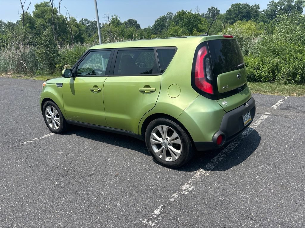 Used 2015 Green Kia + image 4