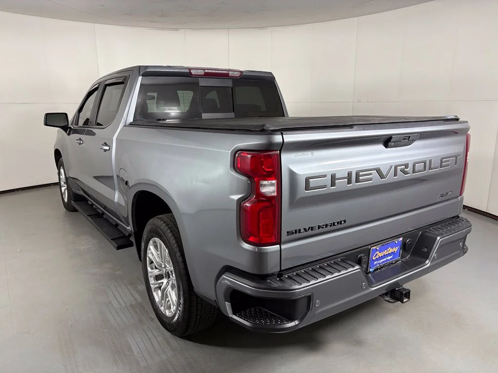 Used 2020 Gray Chevrolet RST image 7