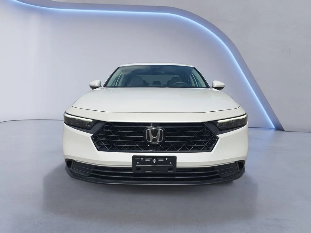 Used 2023 Platinum White Pearl Honda LX image 9