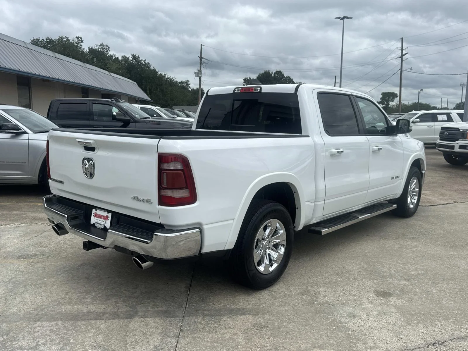 Used 2022 Bright White Clearcoat Ram Laramie image 7
