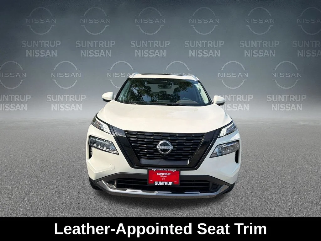 Used 2023 White Nissan SL image 21