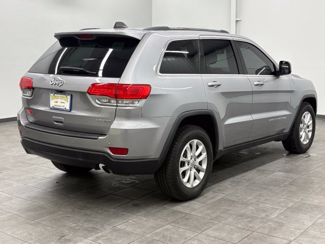 Used 2016 Silver Jeep Laredo image 2