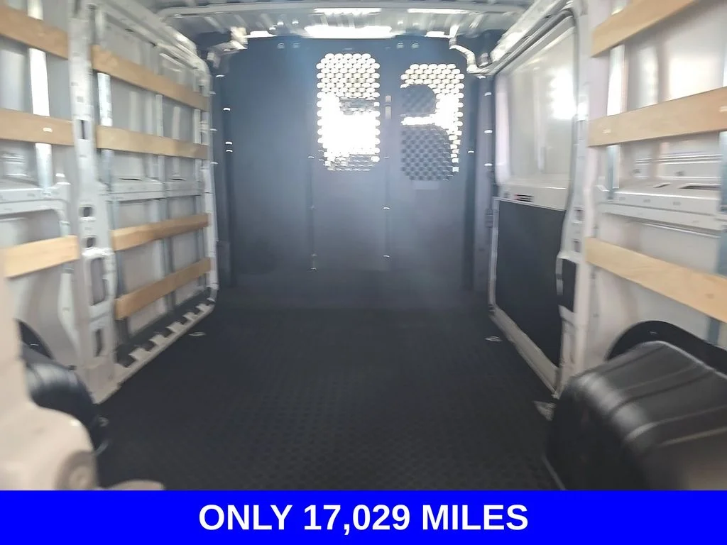 Used 2025 White Ram Base image 7