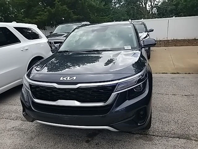 Used 2023 Gray Kia EX image 8