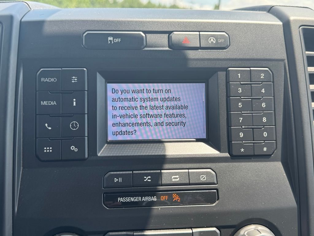Used 2018 Gray Ford XL image 19