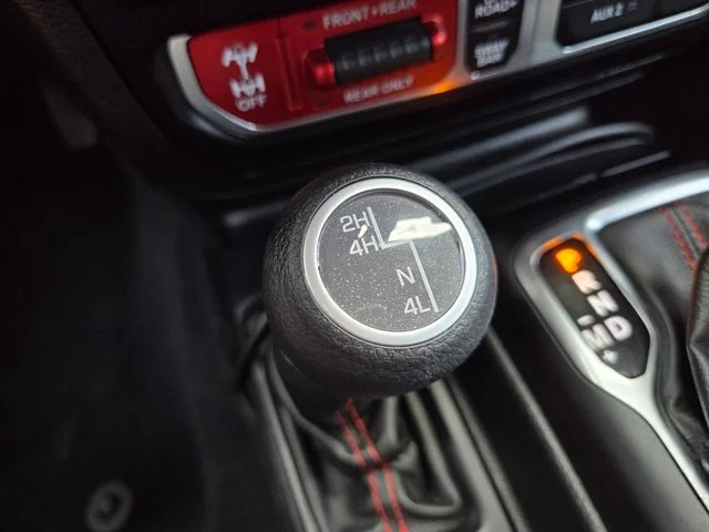 Used 2022 White Jeep Unlimited Rubicon image 27