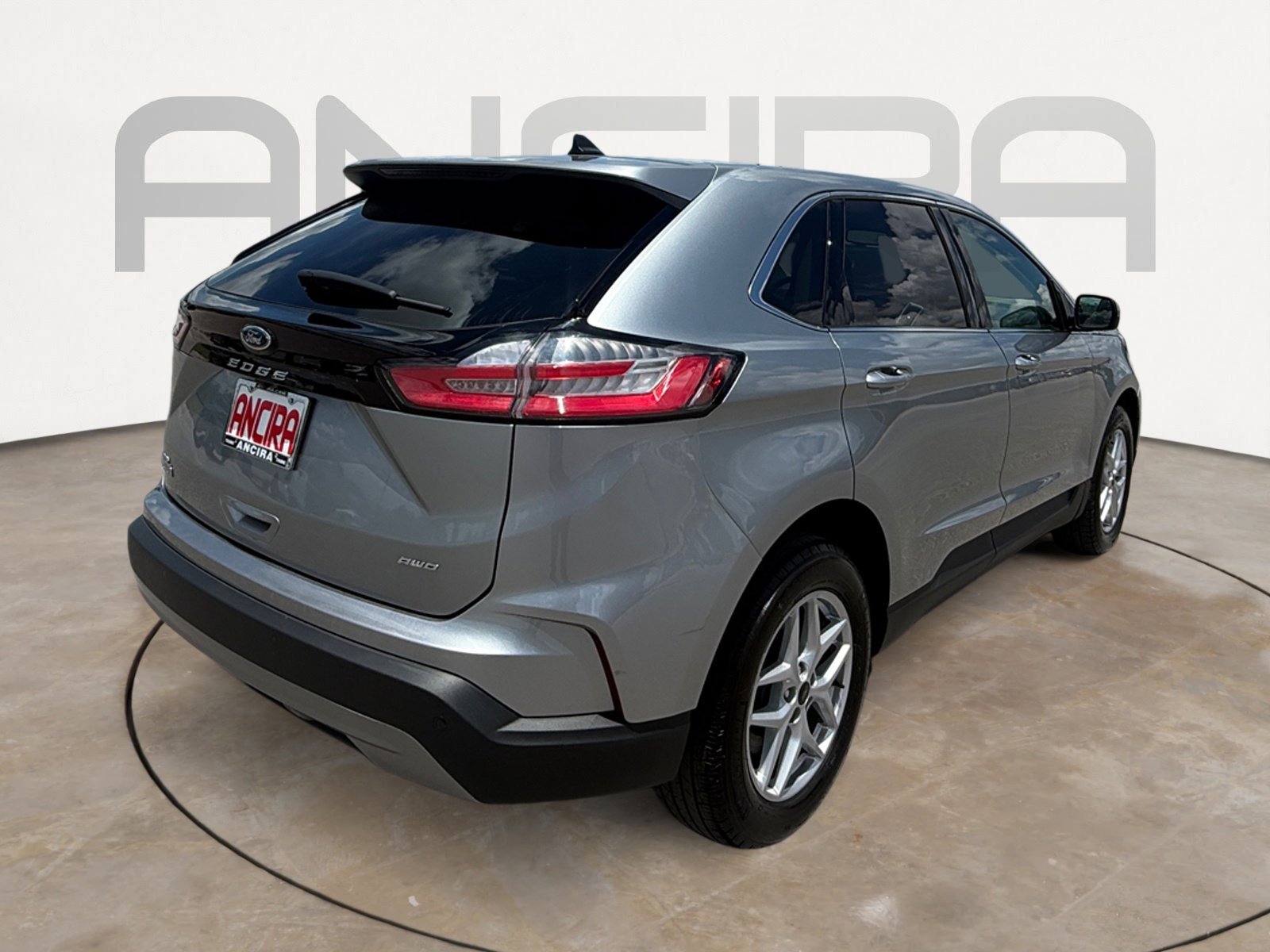Used 2024 Silver Metallic Ford SEL image 10