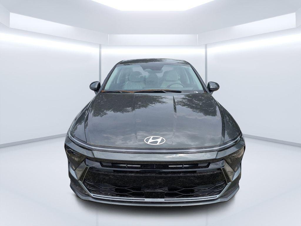 New 2026 Gray Hyundai SE image 2