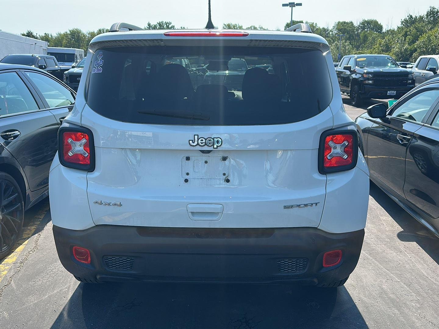 Used 2022 Alpine White Clearcoat Jeep Sport image 3