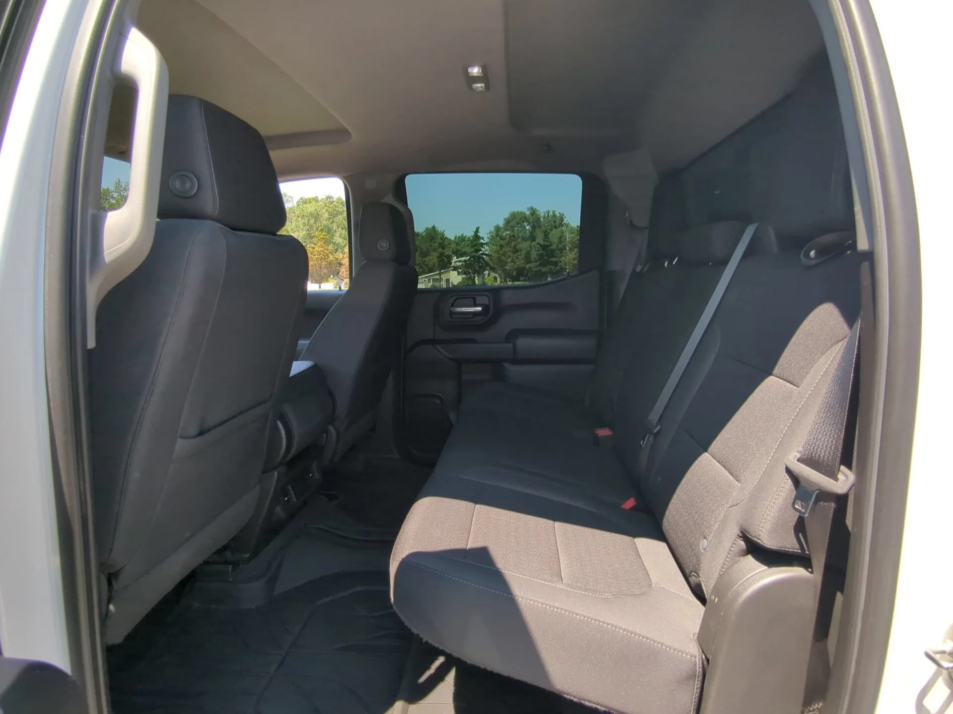 Used 2022 Summit White Chevrolet Custom image 10