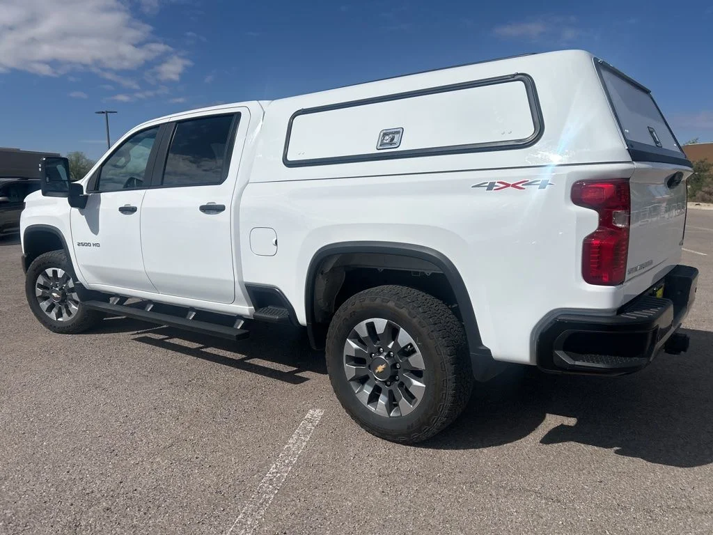 Used 2025 White Chevrolet Custom image 6