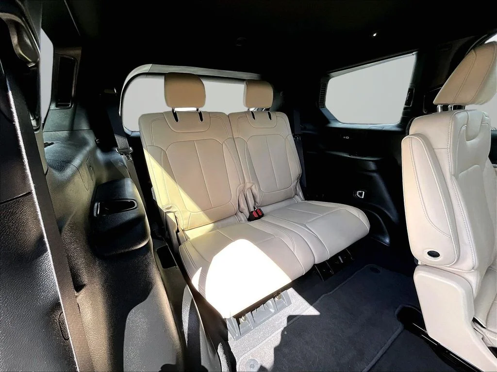 Used 2023 Black Jeep Limited image 29