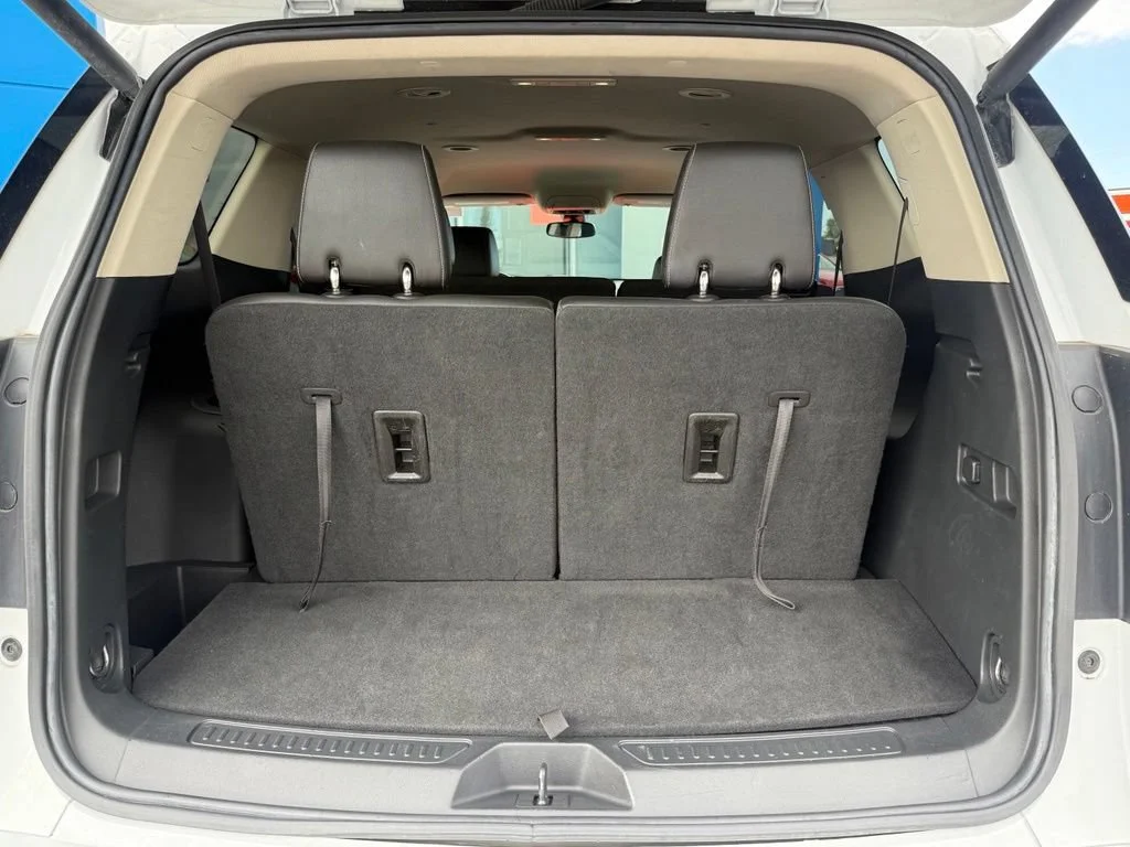 Used 2023 Summit White GMC Denali image 10